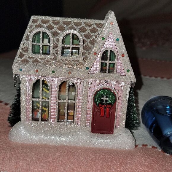 New Light Up Bath and Body Works Holiday Cottage Wallflower Plug In & Bulb - Picture 2 of 8